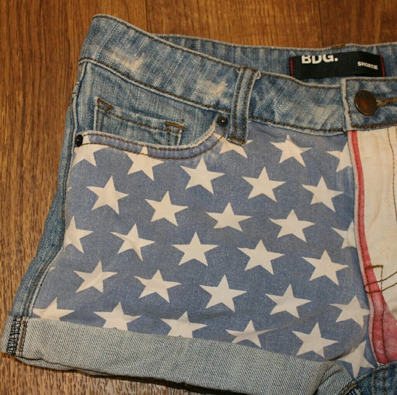 Urban Outfitters BDG American Flag Demin Shorts - Picture 2 of 3